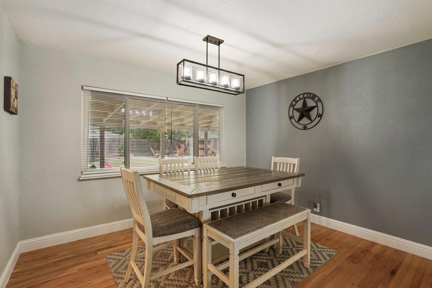 Detail Gallery Image 9 of 34 For 217 E Mayfair Ave, Stockton,  CA 95207 - 3 Beds | 2 Baths