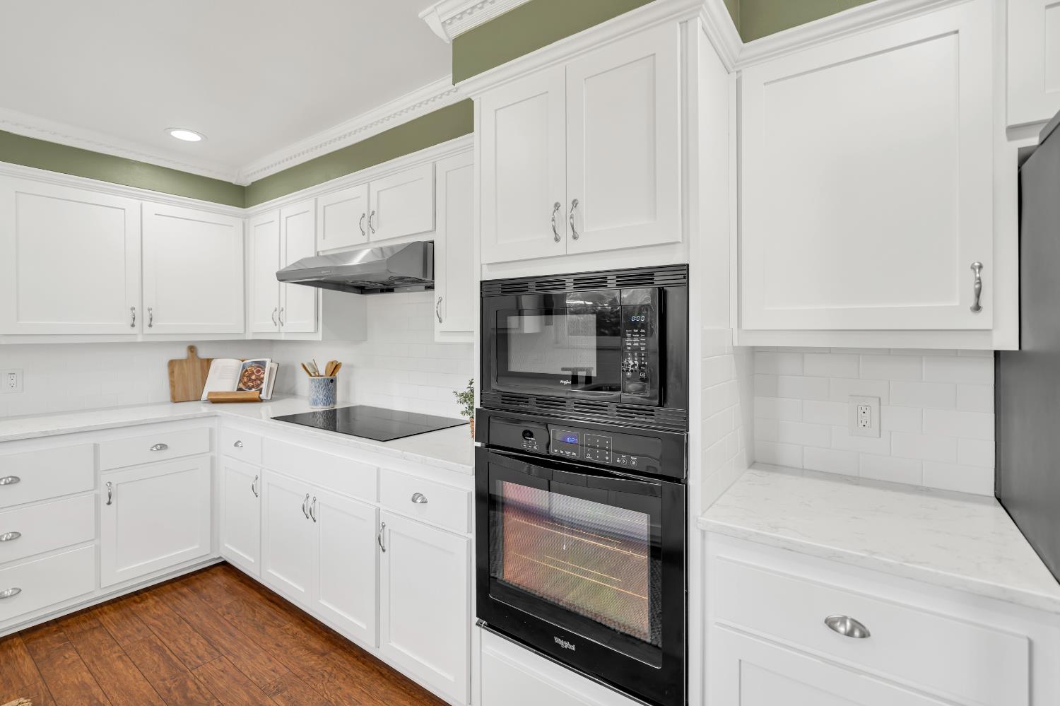 Detail Gallery Image 16 of 48 For 90 Parklite Cir, Sacramento,  CA 95831 - 4 Beds | 2/1 Baths