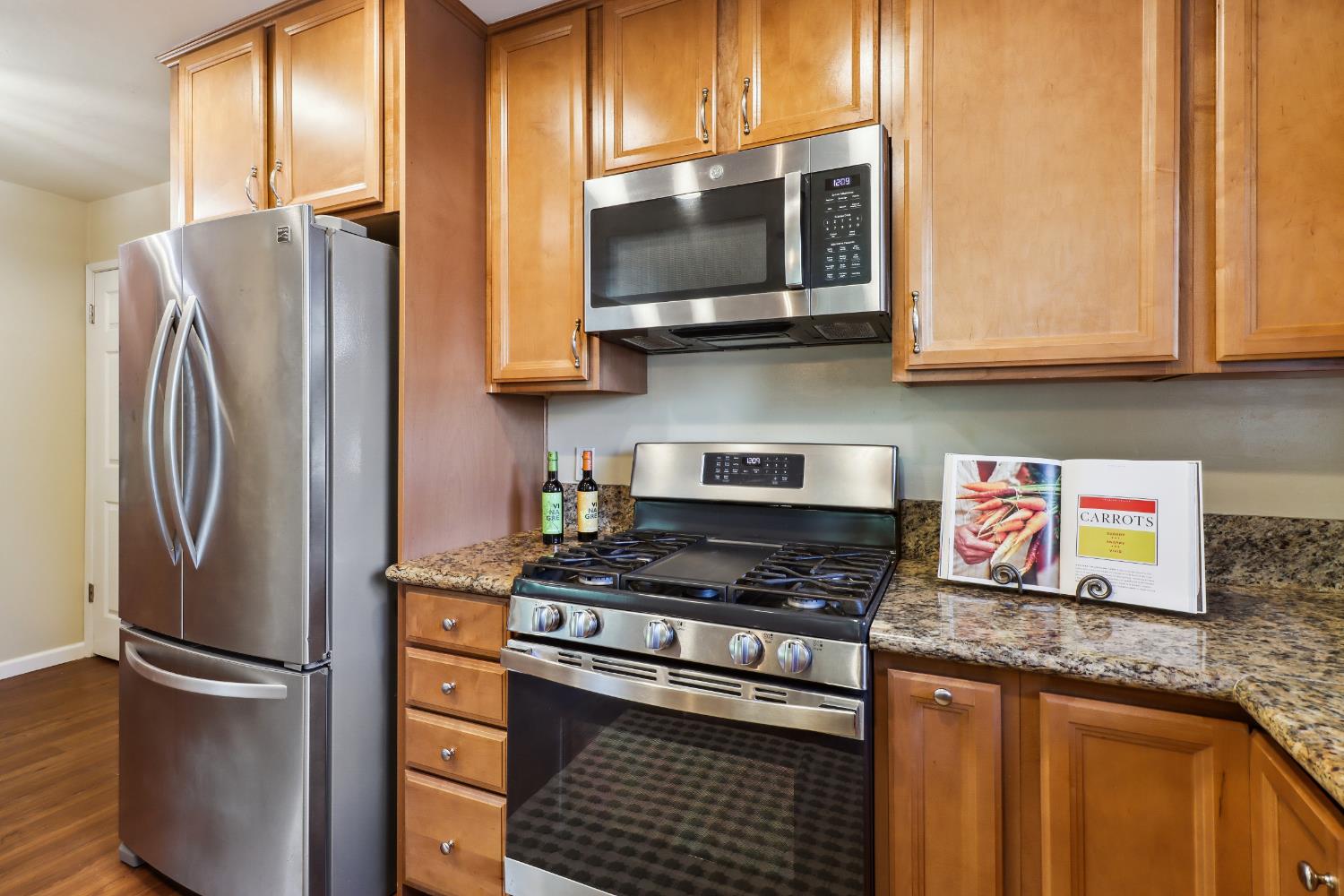 Detail Gallery Image 19 of 49 For 1614 Clemson Dr, Davis,  CA 95618 - 2 Beds | 2 Baths