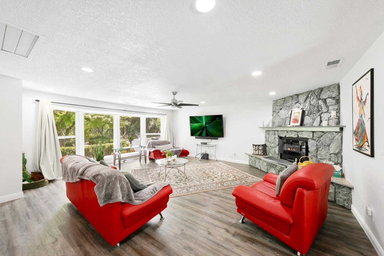 Detail Gallery Image 11 of 46 For 8717 Sunset Ave, Fair Oaks,  CA 95628 - 3 Beds | 2 Baths