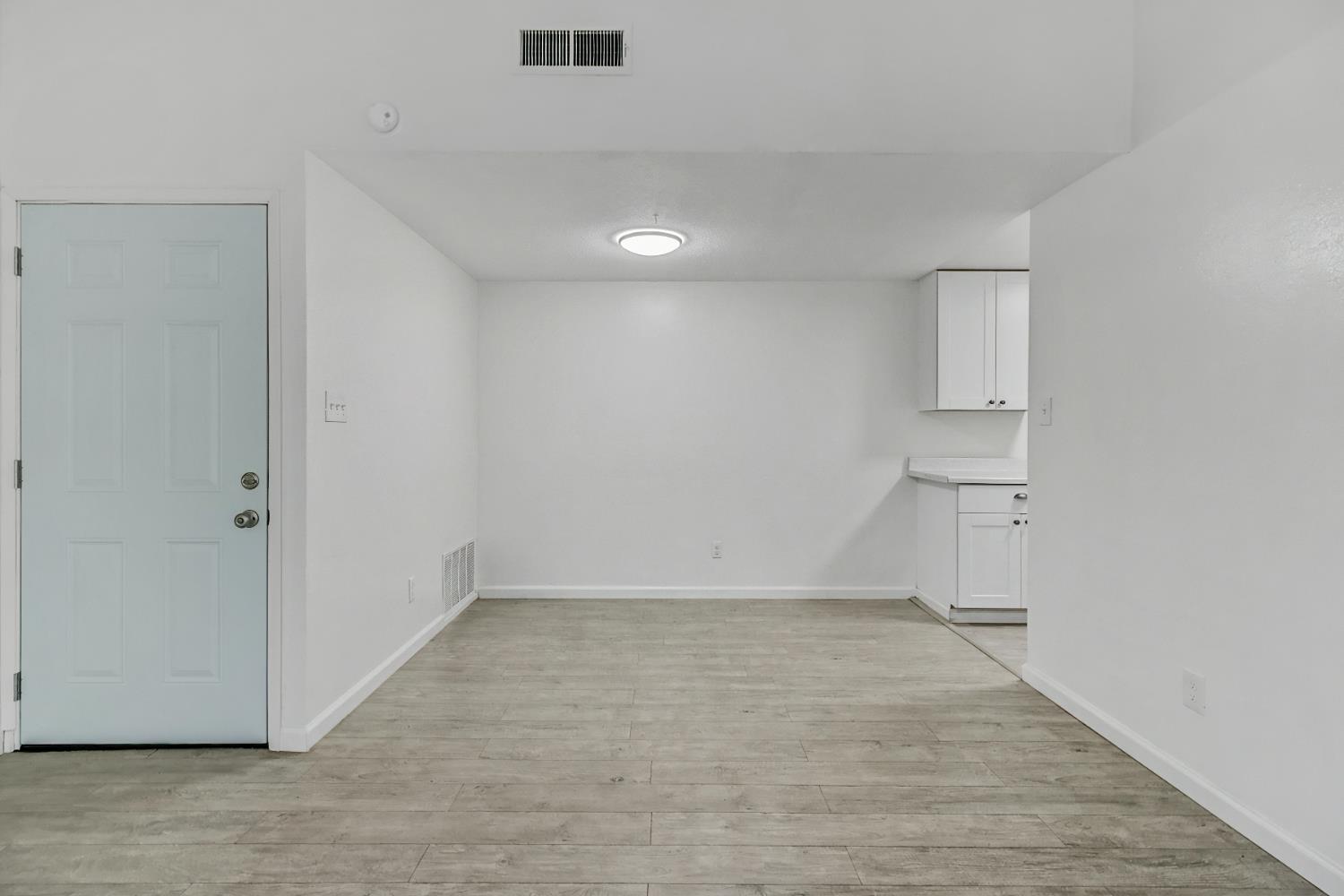 Detail Gallery Image 14 of 43 For 4920 Douvan Ct, Carmichael,  CA 95608 - – Beds | – Baths