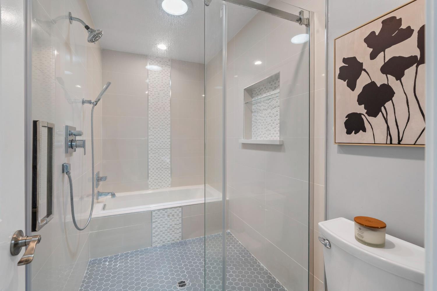 Detail Gallery Image 17 of 26 For 1406 Santa Fe Cir, Roseville,  CA 95678 - 4 Beds | 2 Baths