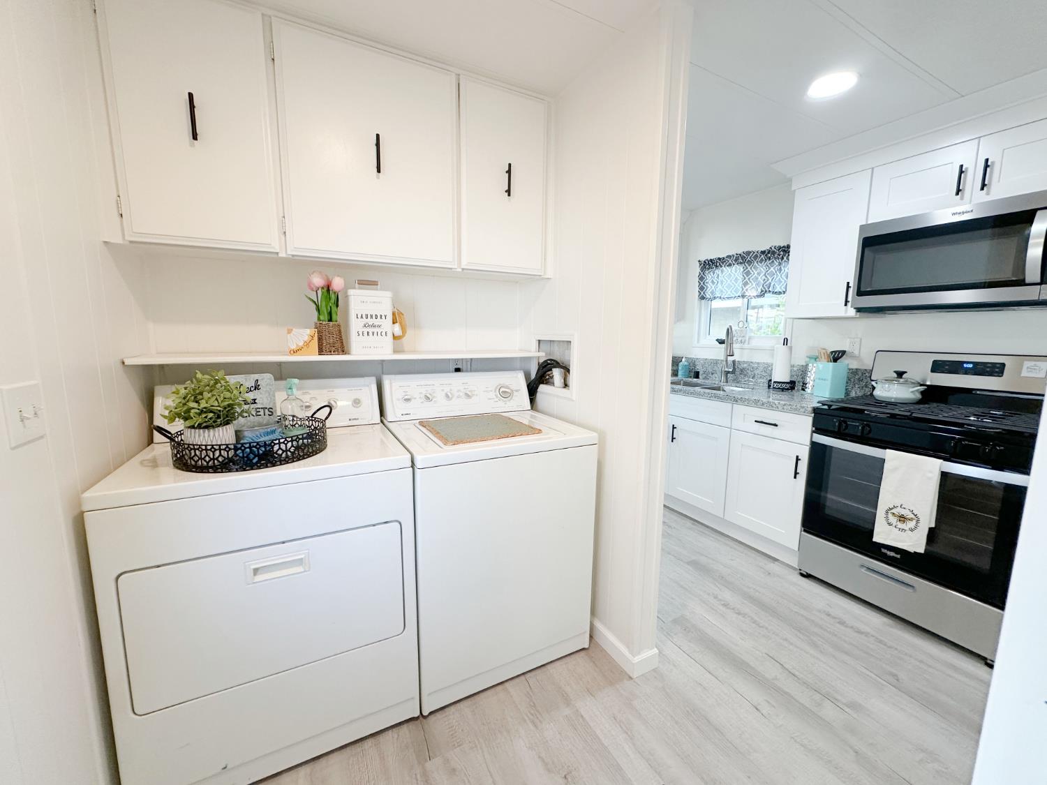 Detail Gallery Image 4 of 14 For 6311 Convention Ln 100, Sacramento,  CA 95828 - 2 Beds | 2 Baths