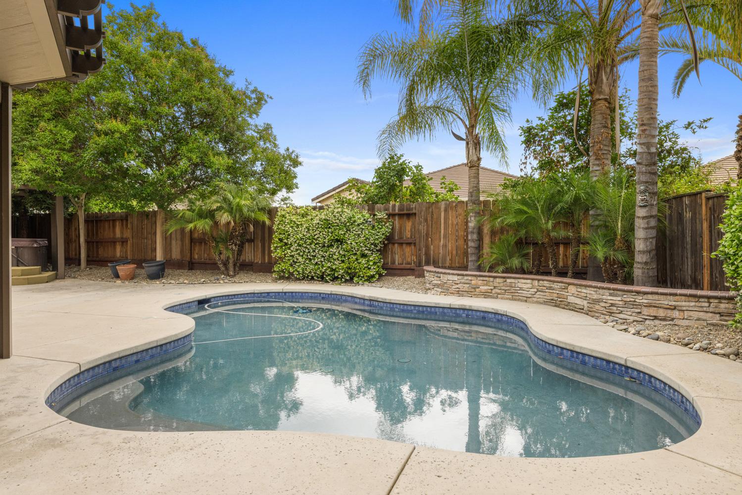 Detail Gallery Image 63 of 76 For 1734 Bandoni Ln, Manteca,  CA 95337 - 4 Beds | 3/1 Baths