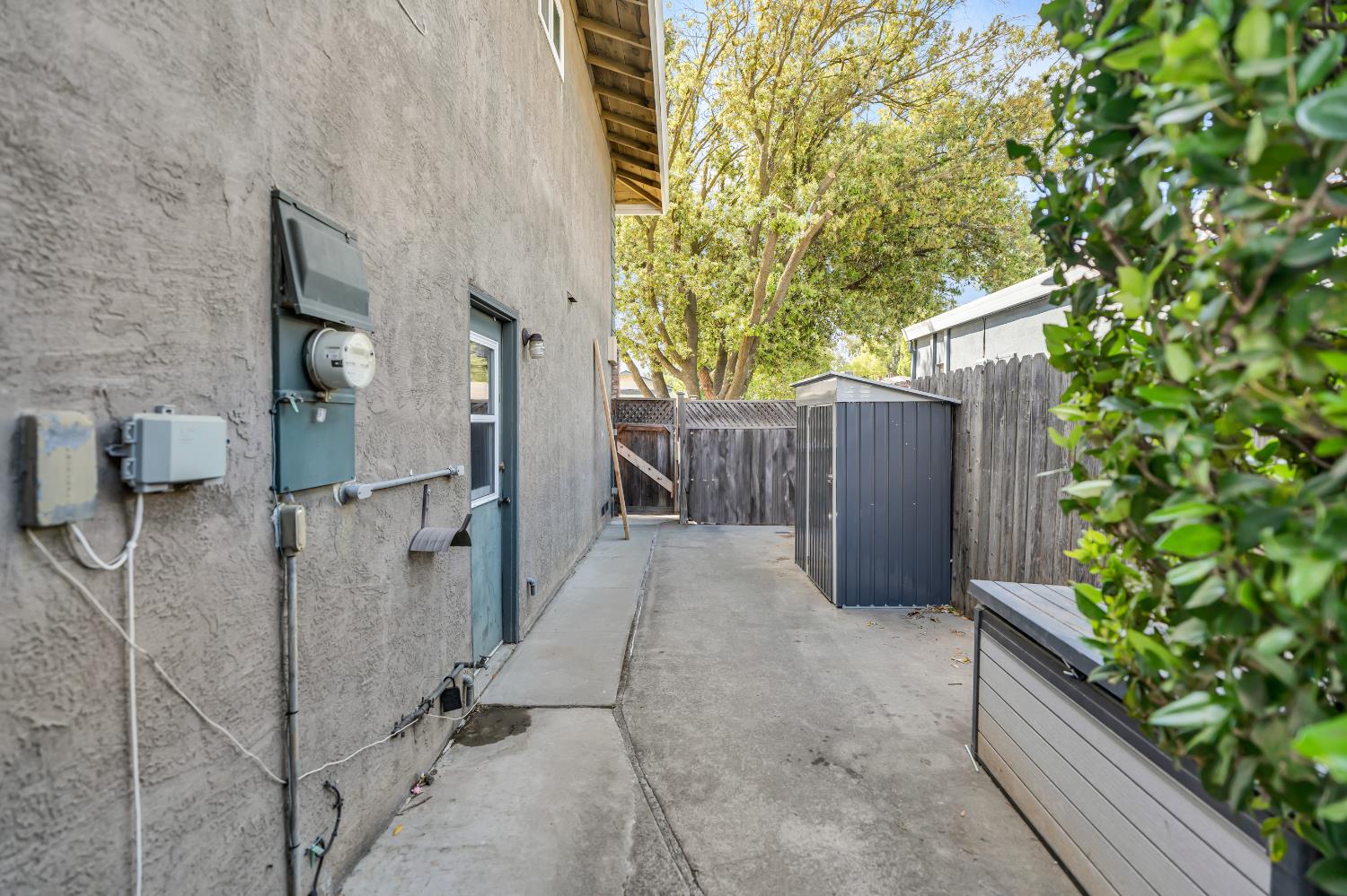 Detail Gallery Image 39 of 48 For 90 Parklite Cir, Sacramento,  CA 95831 - 4 Beds | 2/1 Baths