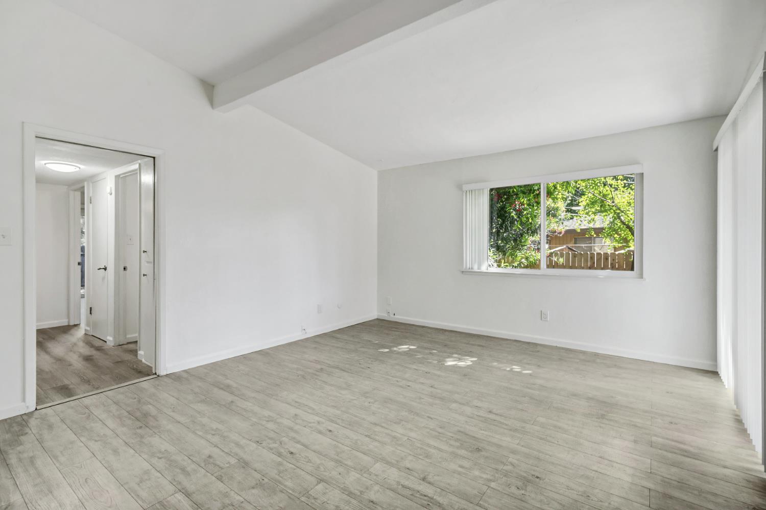 Detail Gallery Image 3 of 43 For 4920 Douvan Ct, Carmichael,  CA 95608 - – Beds | – Baths