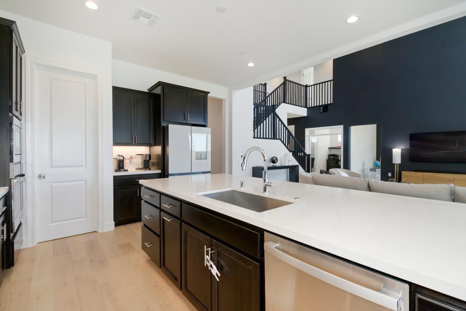 Detail Gallery Image 18 of 69 For 12818 Mission Peak Way, Rancho Cordova,  CA 95742 - 5 Beds | 4/1 Baths