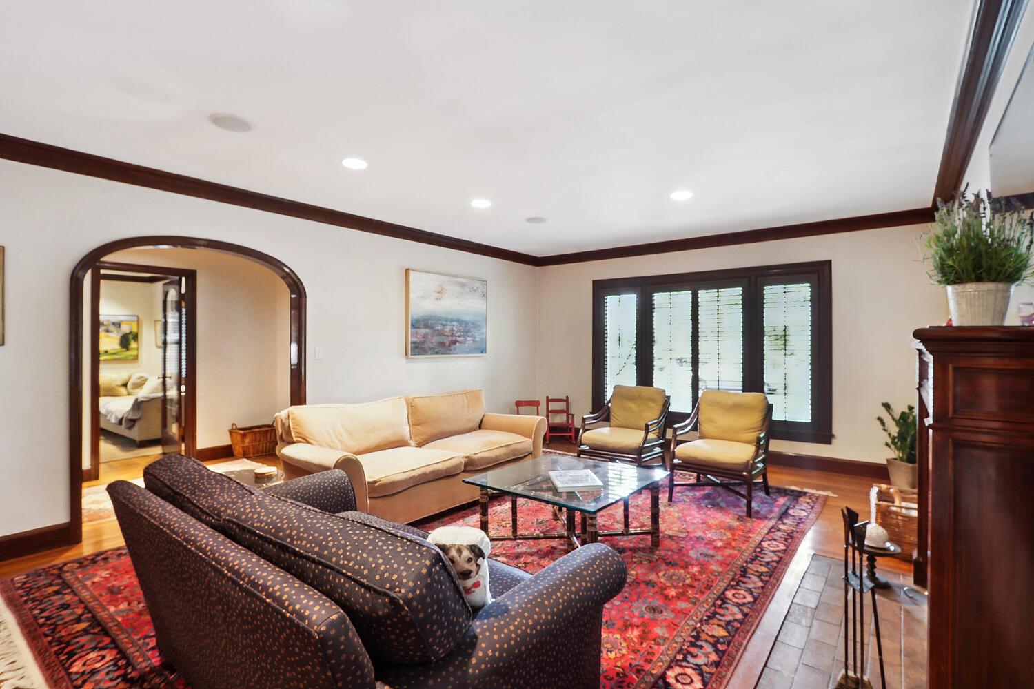 Detail Gallery Image 9 of 62 For 2665 Donner Way, Sacramento,  CA 95818 - 4 Beds | 3 Baths