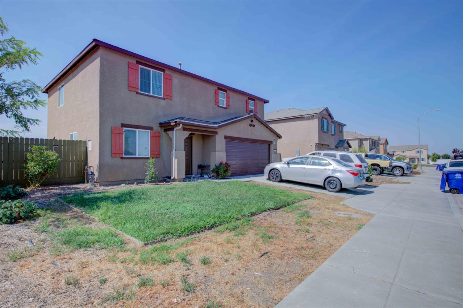 Detail Gallery Image 2 of 38 For 2045 Conadria Ave, Chowchilla,  CA 93610 - 4 Beds | 3 Baths