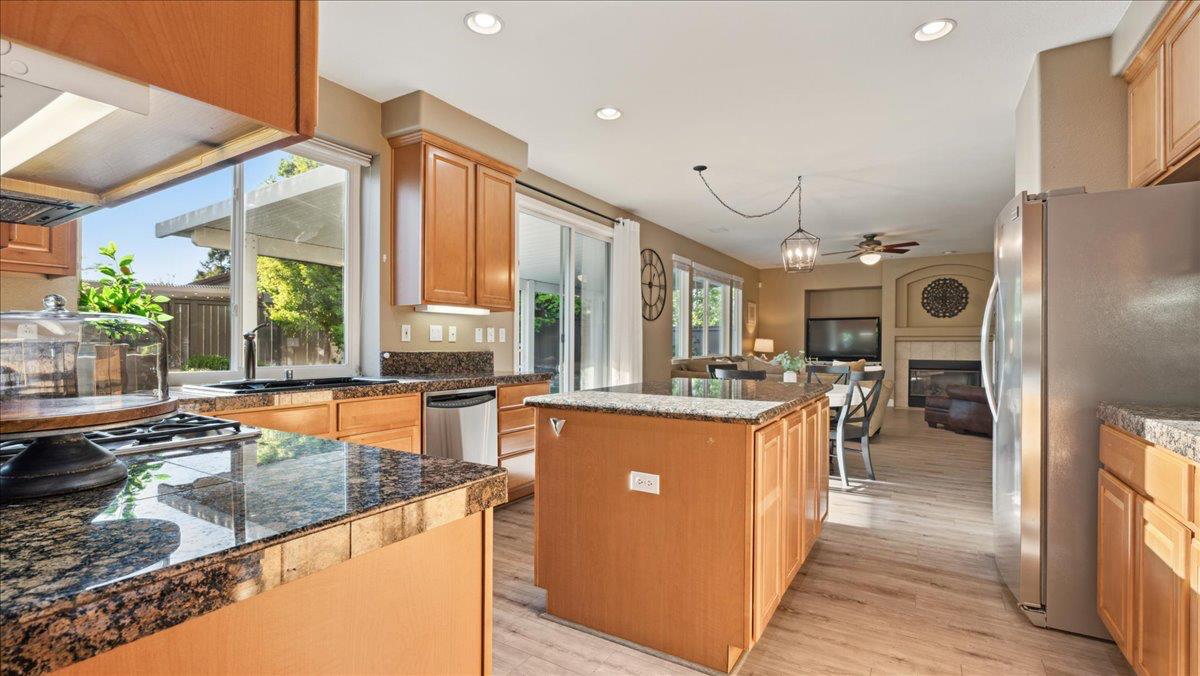 Detail Gallery Image 26 of 57 For 6433 Camellia Point Way, Roseville,  CA 95678 - 4 Beds | 3 Baths