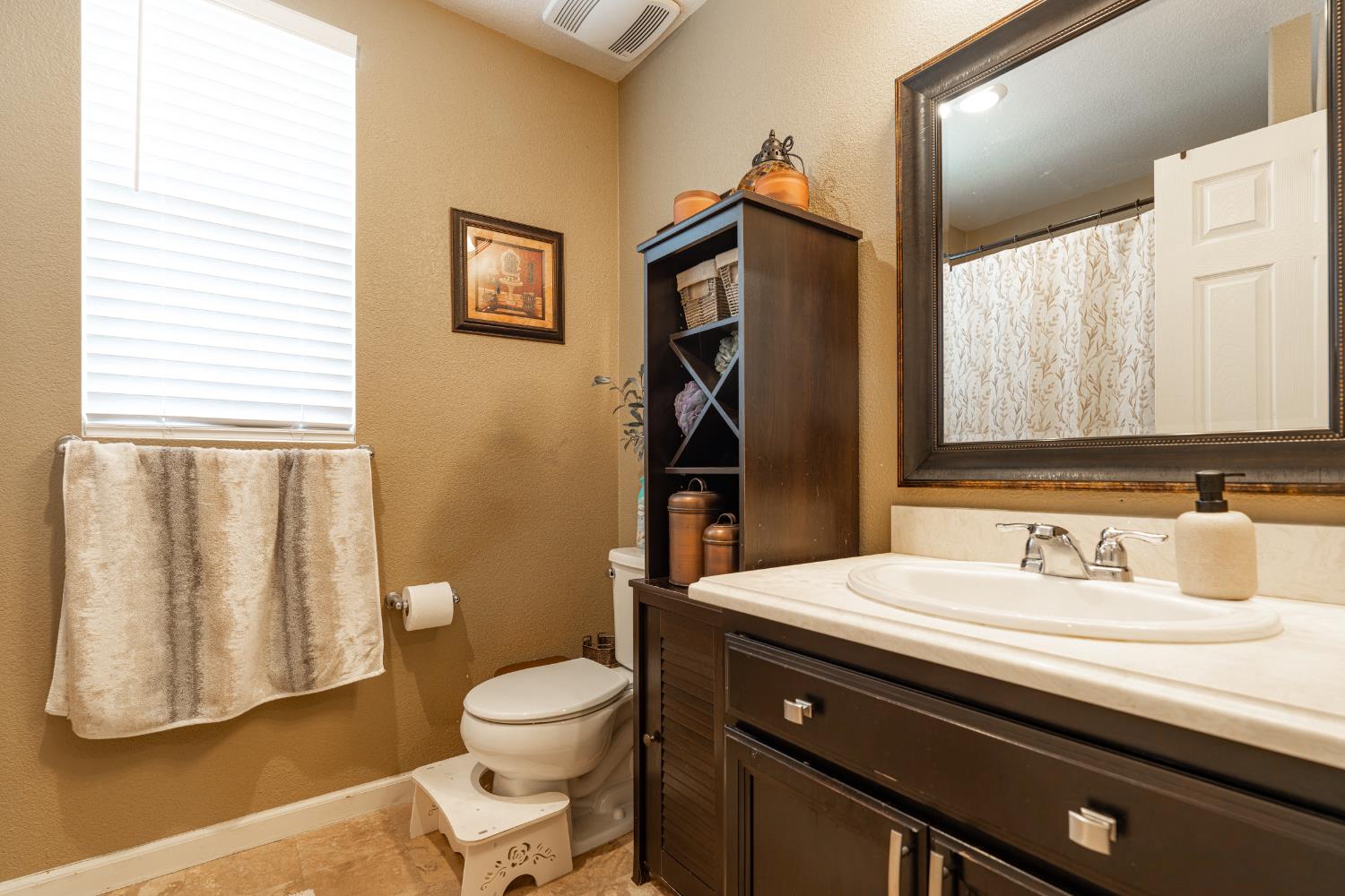 Detail Gallery Image 32 of 52 For 5271 Cloud Crest Way, Sacramento,  CA 95835 - 3 Beds | 2/1 Baths