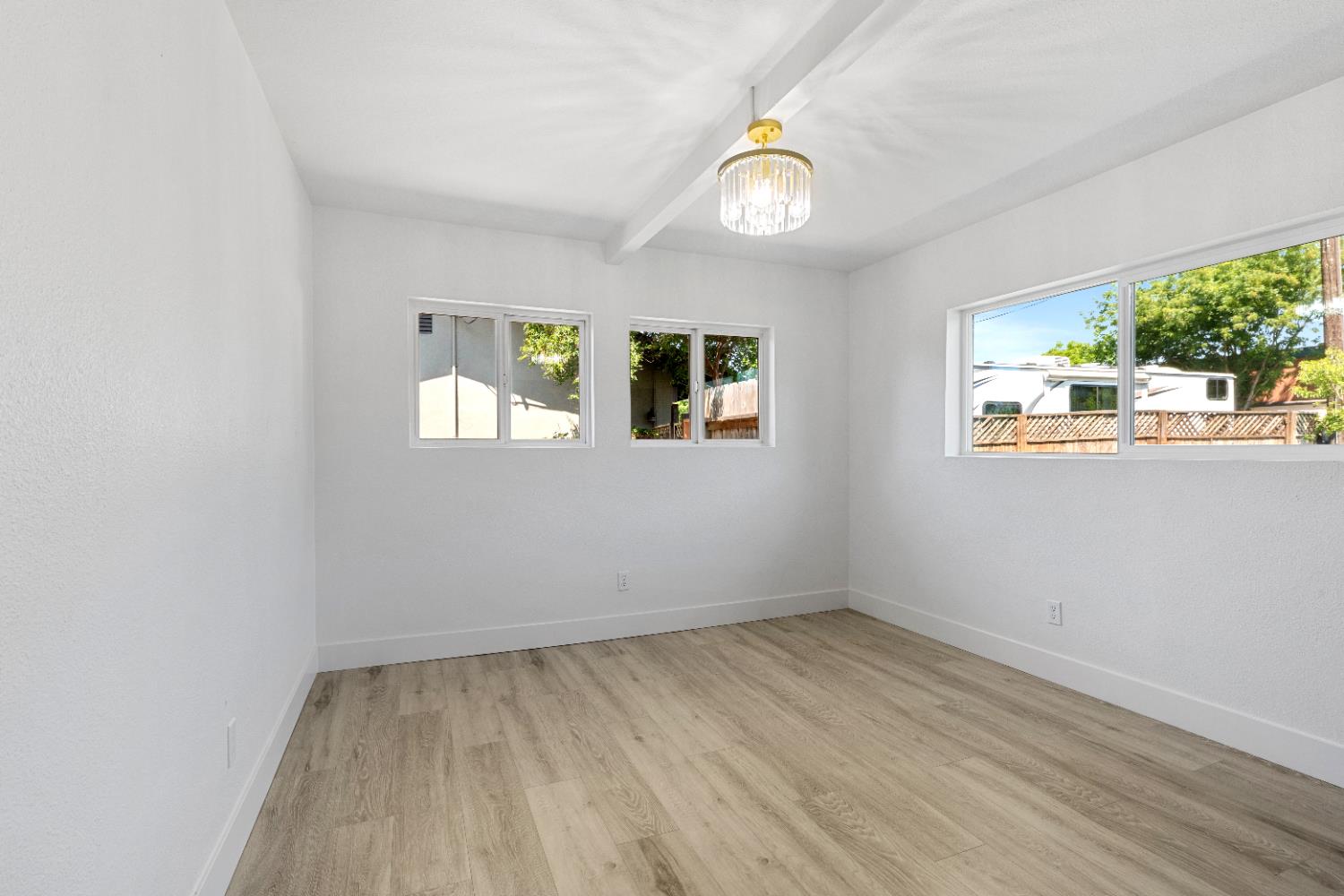 Detail Gallery Image 18 of 40 For 2124 Scenic Dr, Modesto,  CA 95355 - 4 Beds | 3/1 Baths