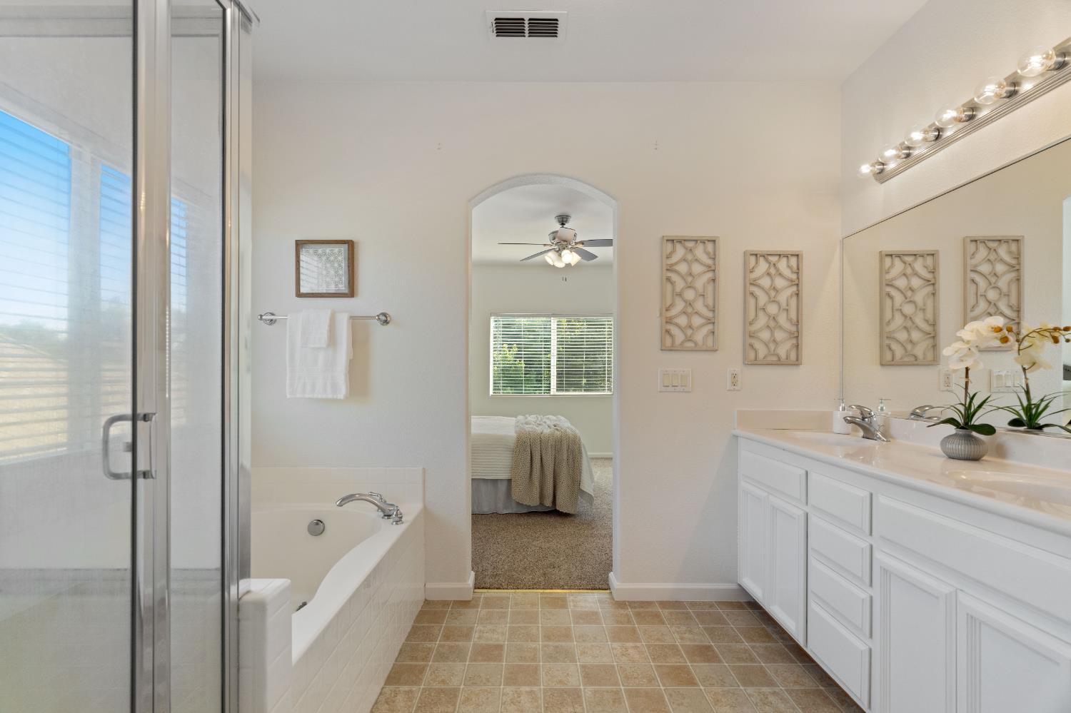 Detail Gallery Image 41 of 52 For 9615 Red Current Way, Elk Grove,  CA 95757 - 4 Beds | 3 Baths