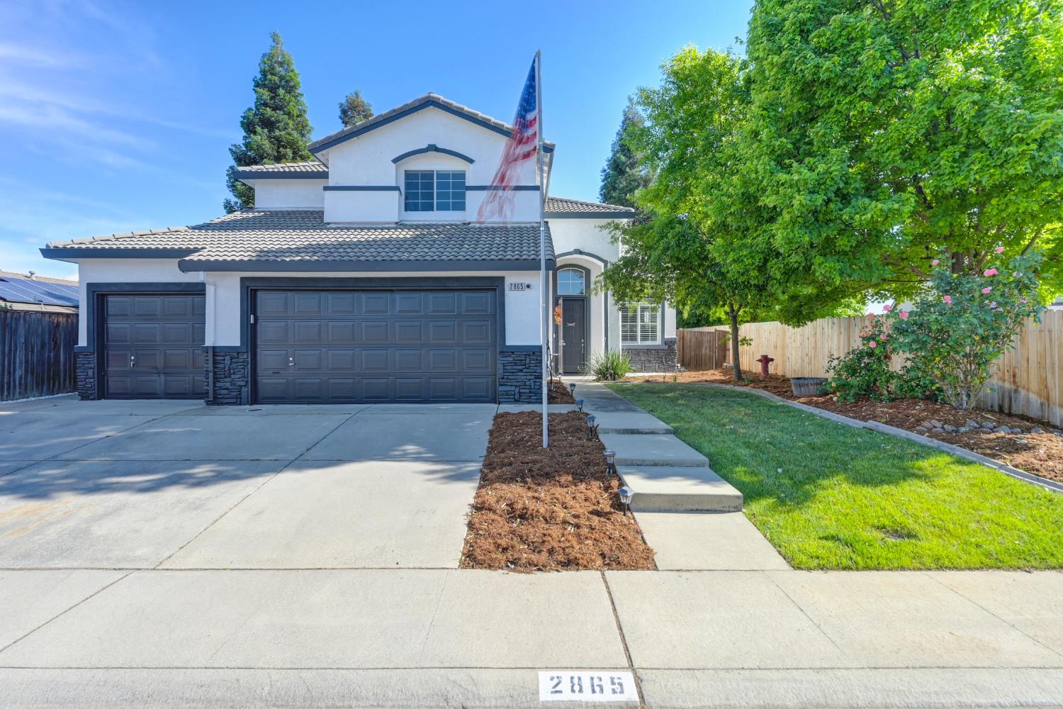 Detail Gallery Image 3 of 50 For 2865 Floradale Way, Lincoln,  CA 95648 - 4 Beds | 3 Baths