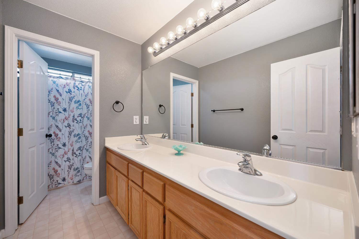 Detail Gallery Image 31 of 50 For 2865 Floradale Way, Lincoln,  CA 95648 - 4 Beds | 3 Baths