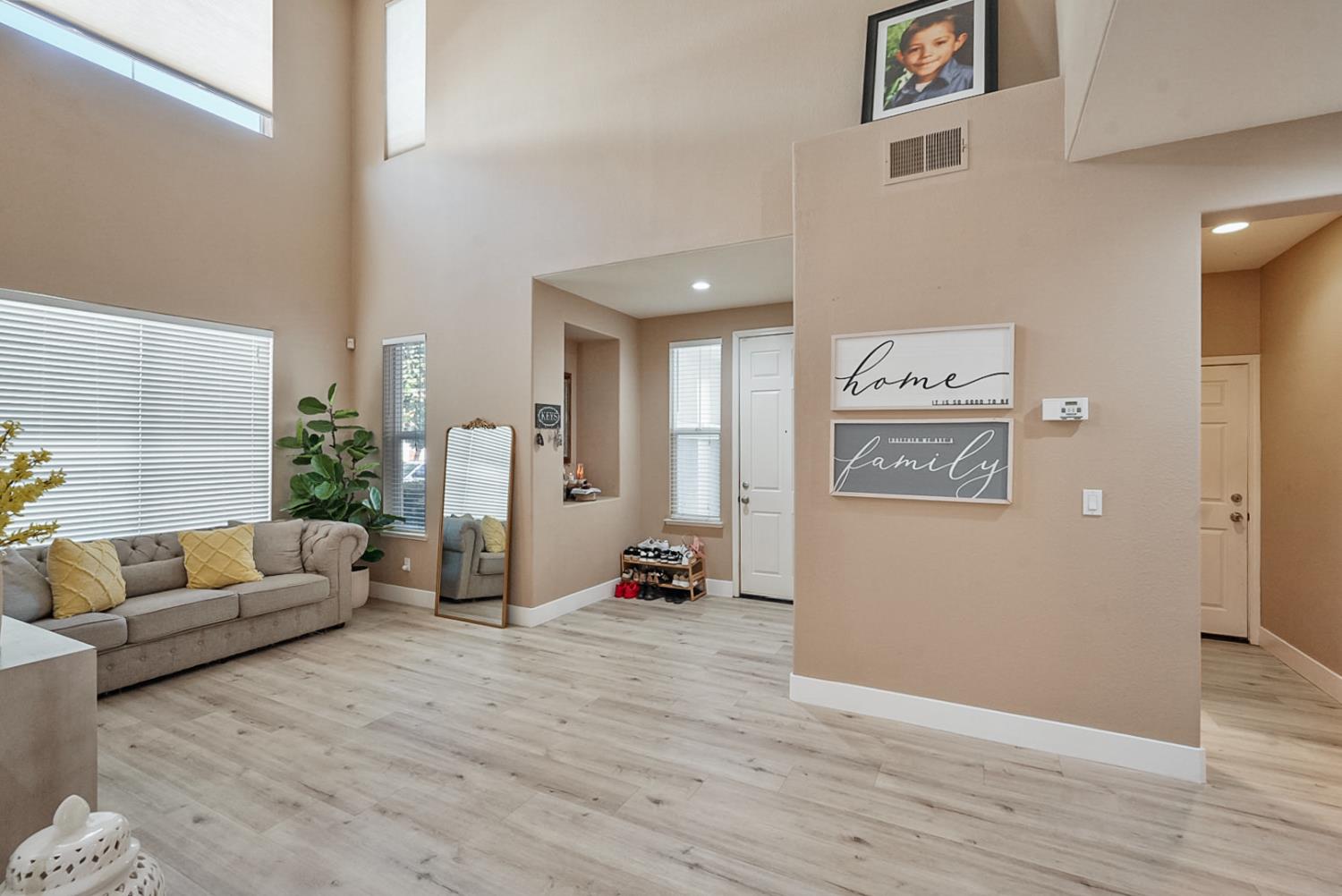 Detail Gallery Image 5 of 29 For 9505 Sarazen Ct, Patterson,  CA 95363 - 3 Beds | 3 Baths