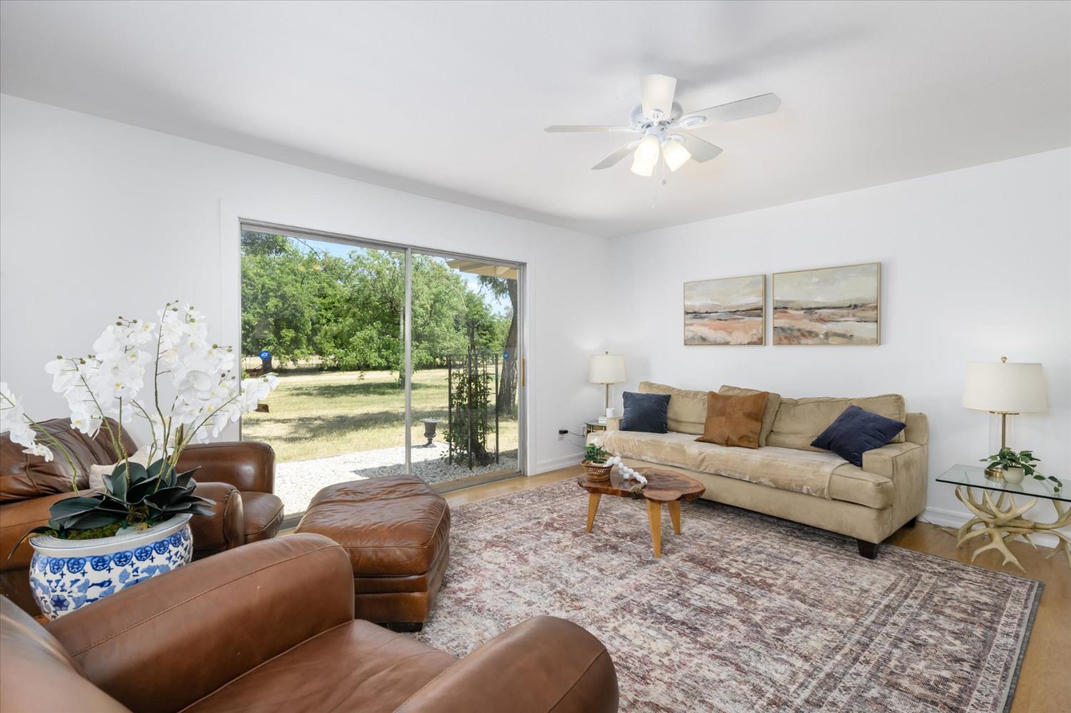 Detail Gallery Image 11 of 56 For 25233 County Road 96, Davis,  CA 95616 - 4 Beds | 2 Baths