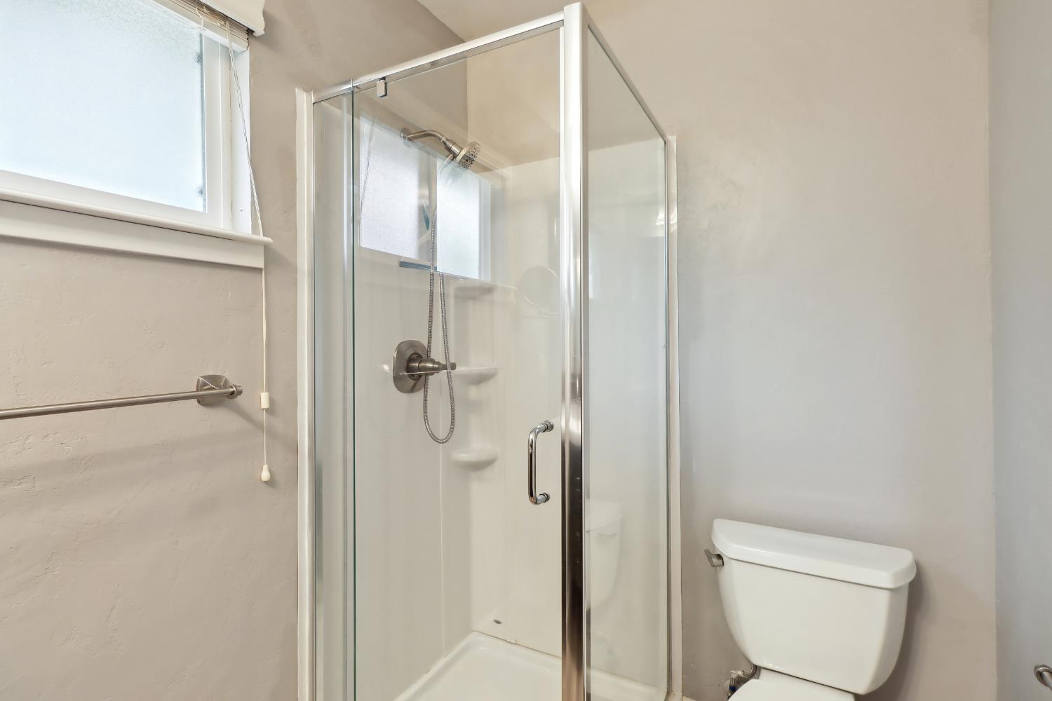 Detail Gallery Image 30 of 49 For 1614 Clemson Dr, Davis,  CA 95618 - 2 Beds | 2 Baths