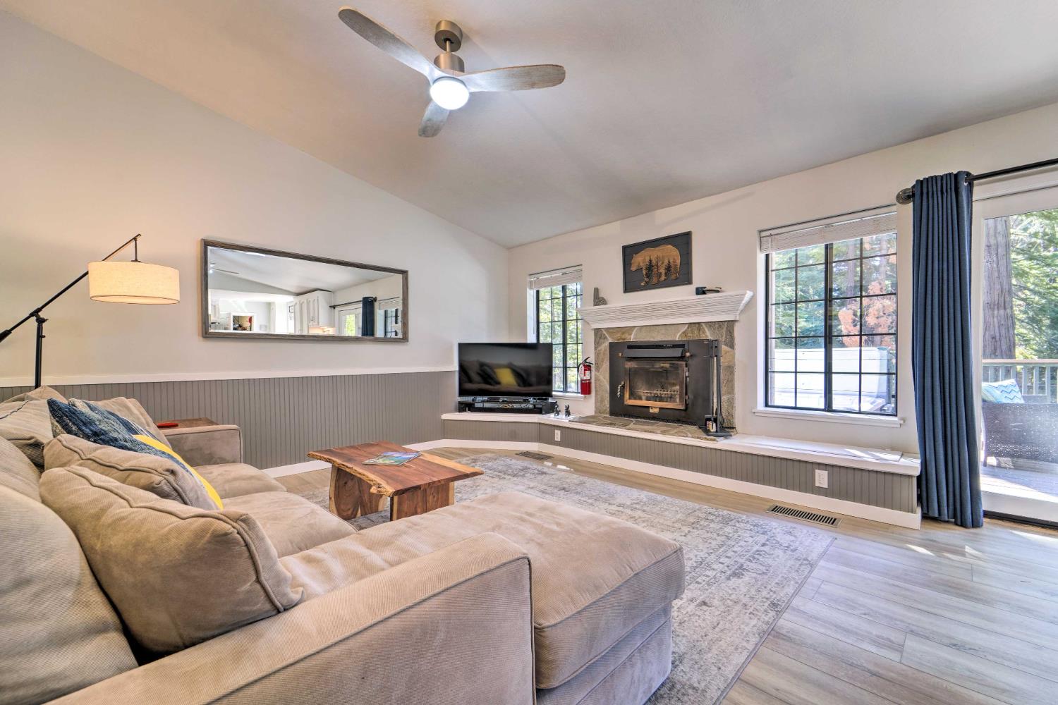 Detail Gallery Image 4 of 25 For 391 Tahoe Woods Blvd, Tahoe City,  CA 96145 - 3 Beds | 2 Baths