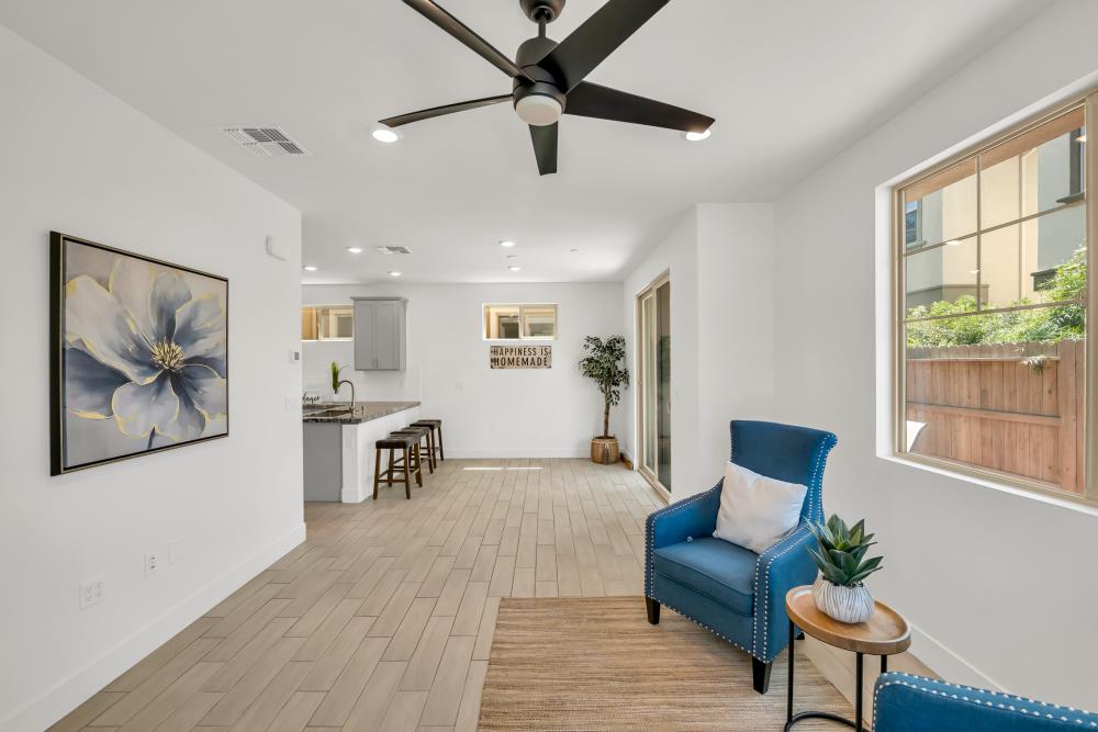 Detail Gallery Image 7 of 47 For 8836 Solo Way, Elk Grove,  CA 95757 - 3 Beds | 2/1 Baths