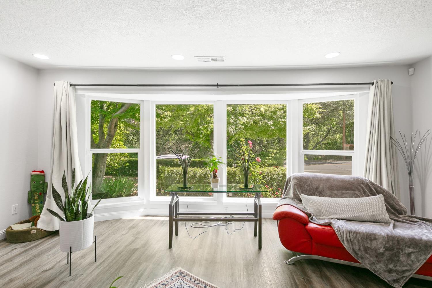 Detail Gallery Image 12 of 46 For 8717 Sunset Ave, Fair Oaks,  CA 95628 - 3 Beds | 2 Baths