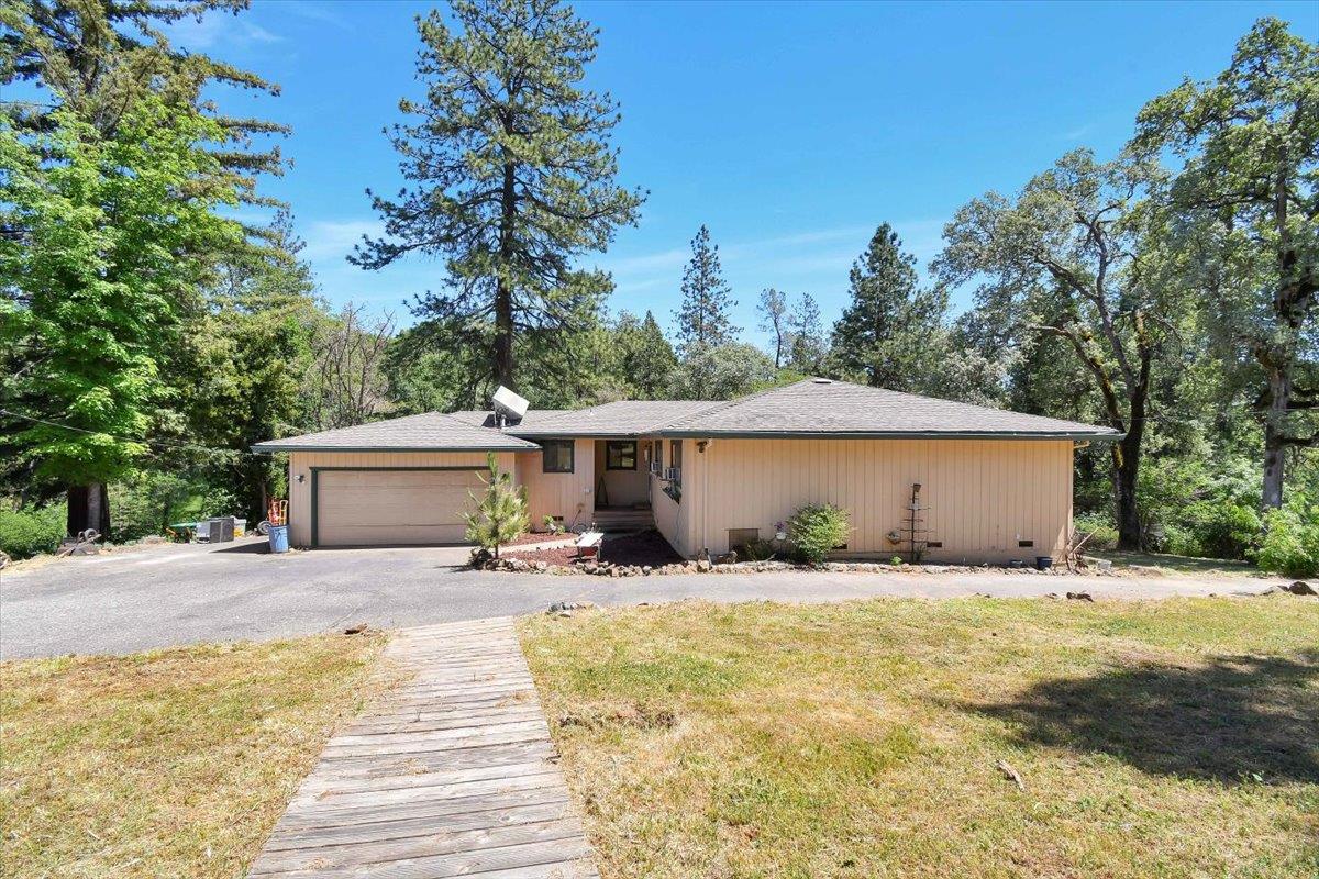 Detail Gallery Image 6 of 92 For 17657 Crest Rd, Grass Valley,  CA 95949 - 3 Beds | 2 Baths
