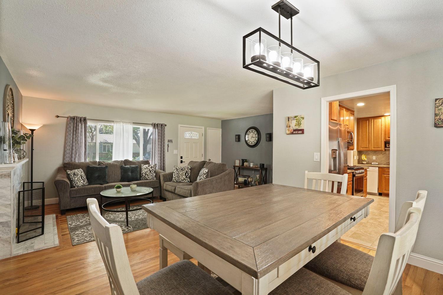 Detail Gallery Image 10 of 34 For 217 E Mayfair Ave, Stockton,  CA 95207 - 3 Beds | 2 Baths