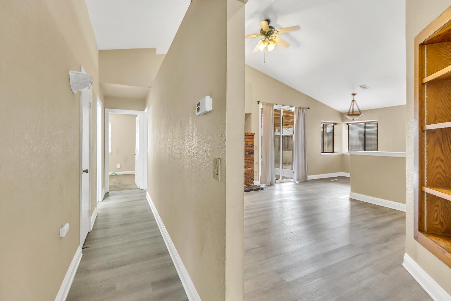 Detail Gallery Image 20 of 38 For 8401 Sunblaze Way, Sacramento,  CA 95823 - 3 Beds | 2 Baths