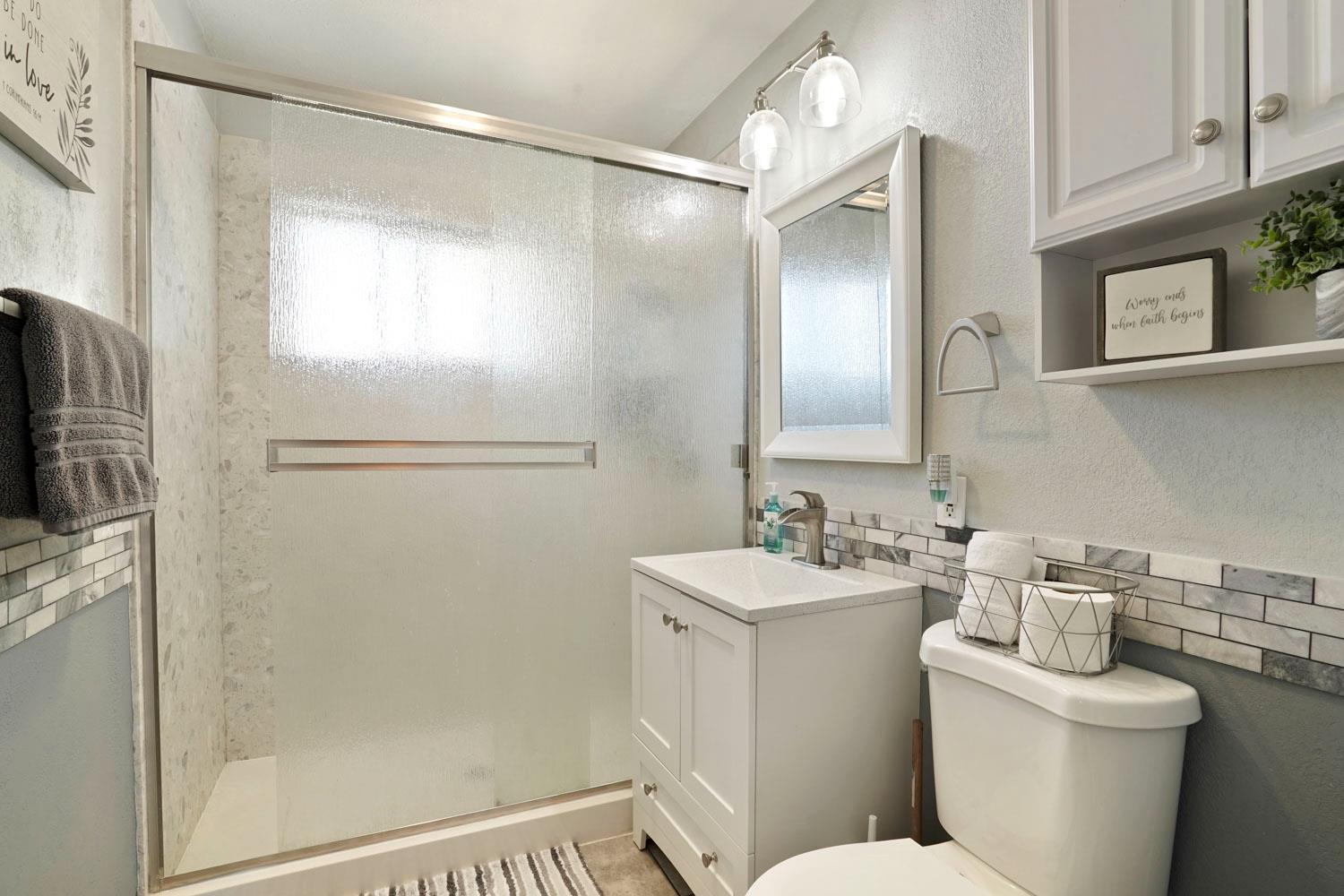 Detail Gallery Image 22 of 34 For 217 E Mayfair Ave, Stockton,  CA 95207 - 3 Beds | 2 Baths