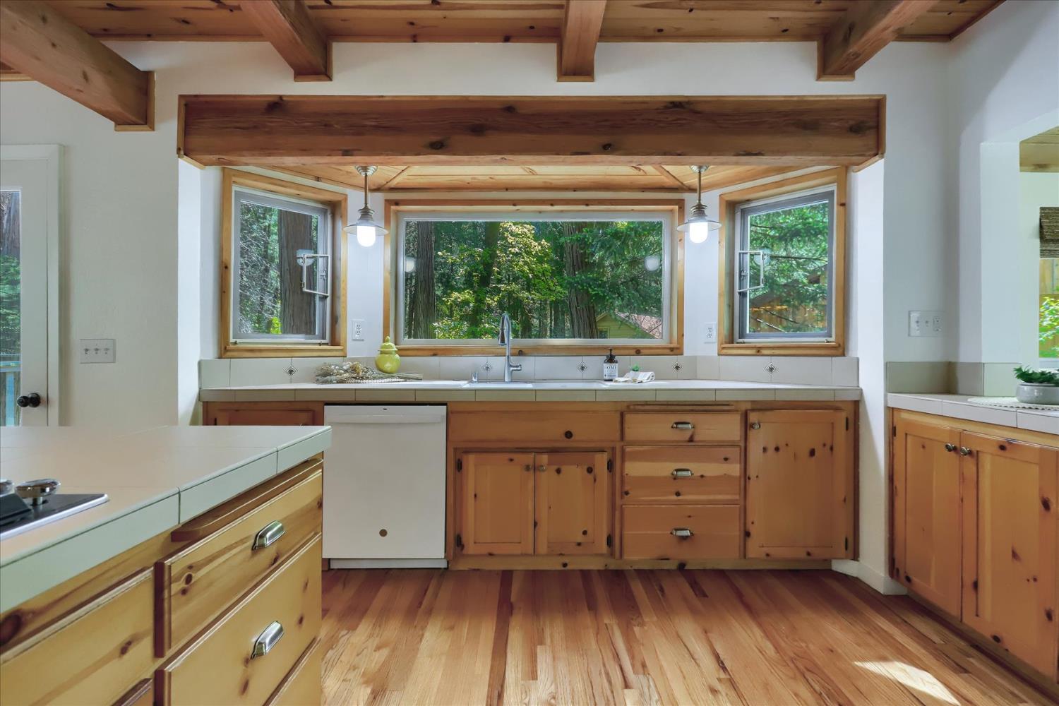 Detail Gallery Image 12 of 76 For 16800 Sun Bloom Way, Nevada City,  CA 95959 - 4 Beds | 3 Baths