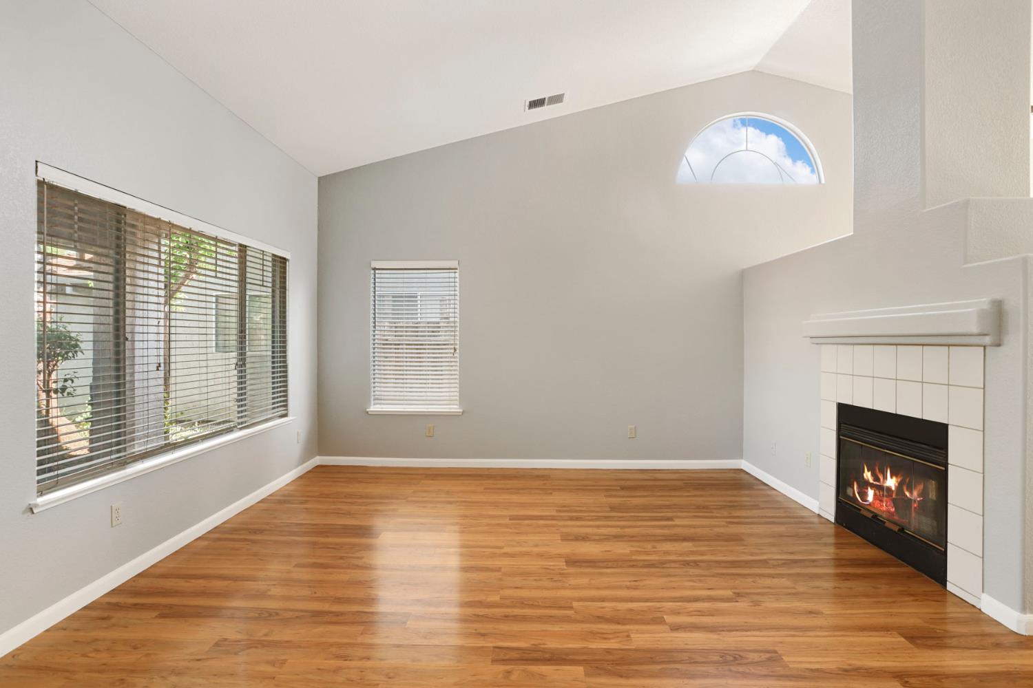 Detail Gallery Image 6 of 36 For 2405 S Fresno Ave, Stockton,  CA 95206 - 3 Beds | 2 Baths