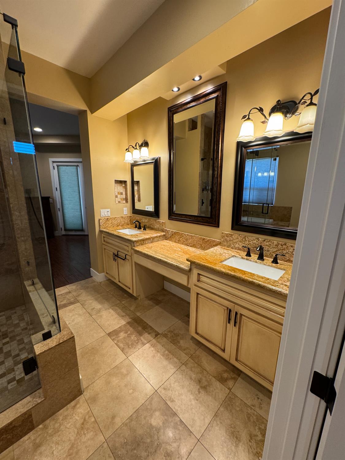 Detail Gallery Image 32 of 60 For 8856 Venikov Pl, Orangevale,  CA 95662 - 4 Beds | 3 Baths