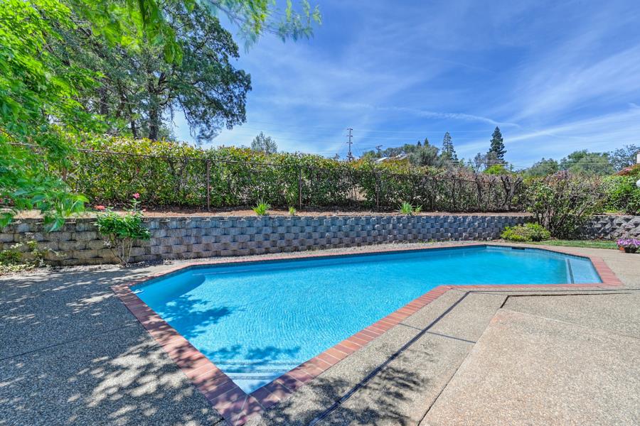Hidden Creek Drive, Auburn, California image 39