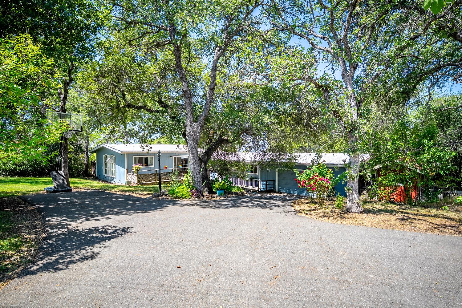 Detail Gallery Image 3 of 80 For 10100 Quail Hill Dr, Newcastle,  CA 95658 - 3 Beds | 2/1 Baths