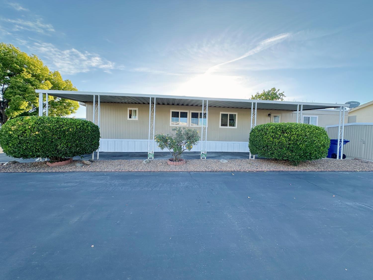 Detail Gallery Image 2 of 14 For 6311 Convention Ln 100, Sacramento,  CA 95828 - 2 Beds | 2 Baths