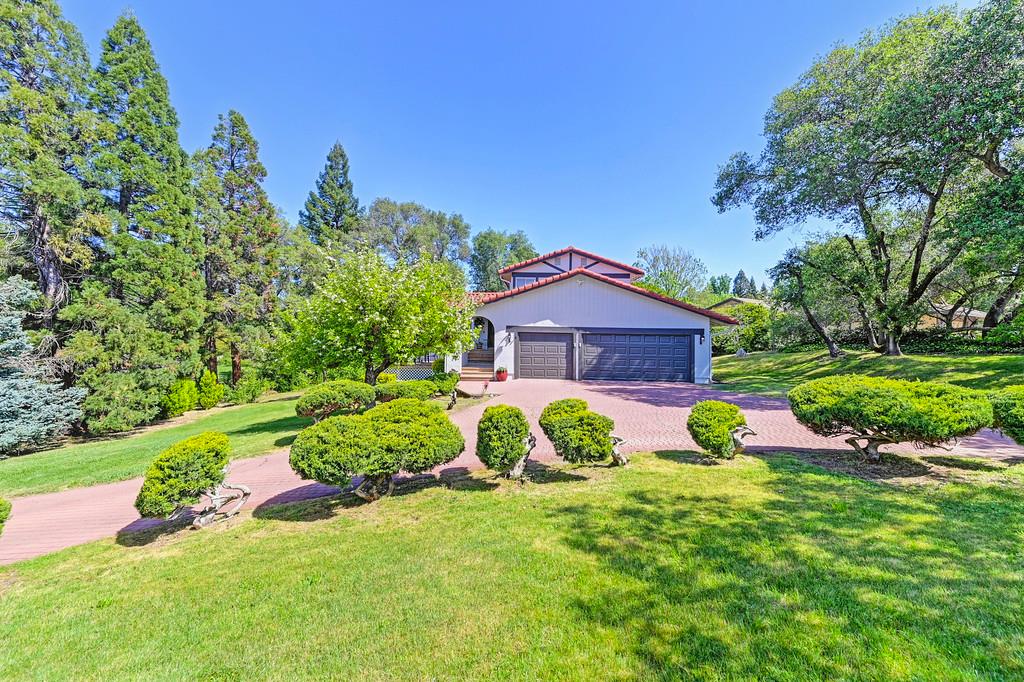 Detail Gallery Image 1 of 58 For 6895 Country Ct, Granite Bay,  CA 95746 - 4 Beds | 3 Baths