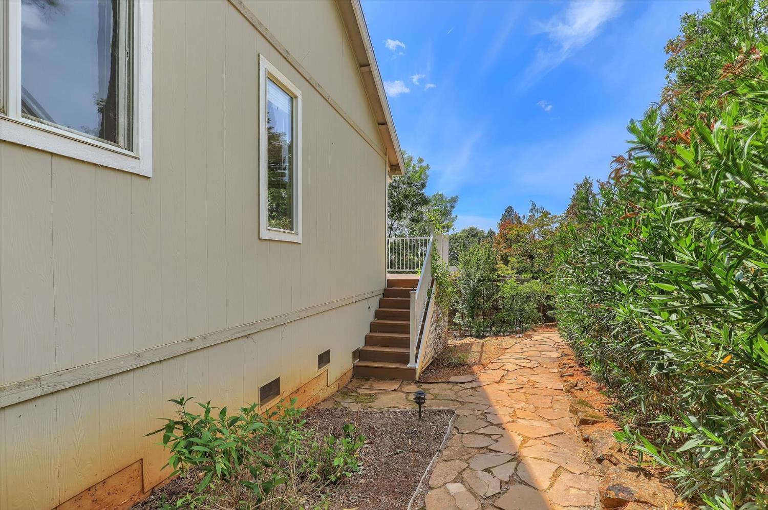 Detail Gallery Image 42 of 64 For 113 Holbrooke Way, Grass Valley,  CA 95945 - 2 Beds | 2 Baths
