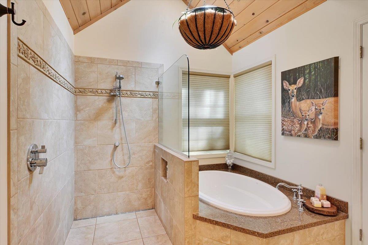 Detail Gallery Image 31 of 77 For 14833 Quail Pointe Ln, Grass Valley,  CA 95945 - 3 Beds | 3/1 Baths