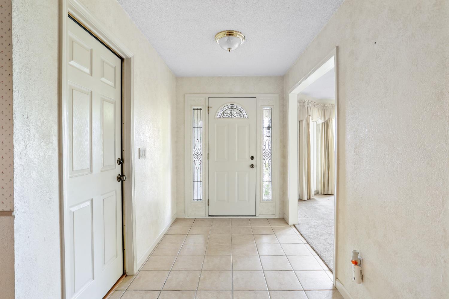 Detail Gallery Image 6 of 38 For 678 Emerald Pl, Manteca,  CA 95336 - 3 Beds | 2 Baths