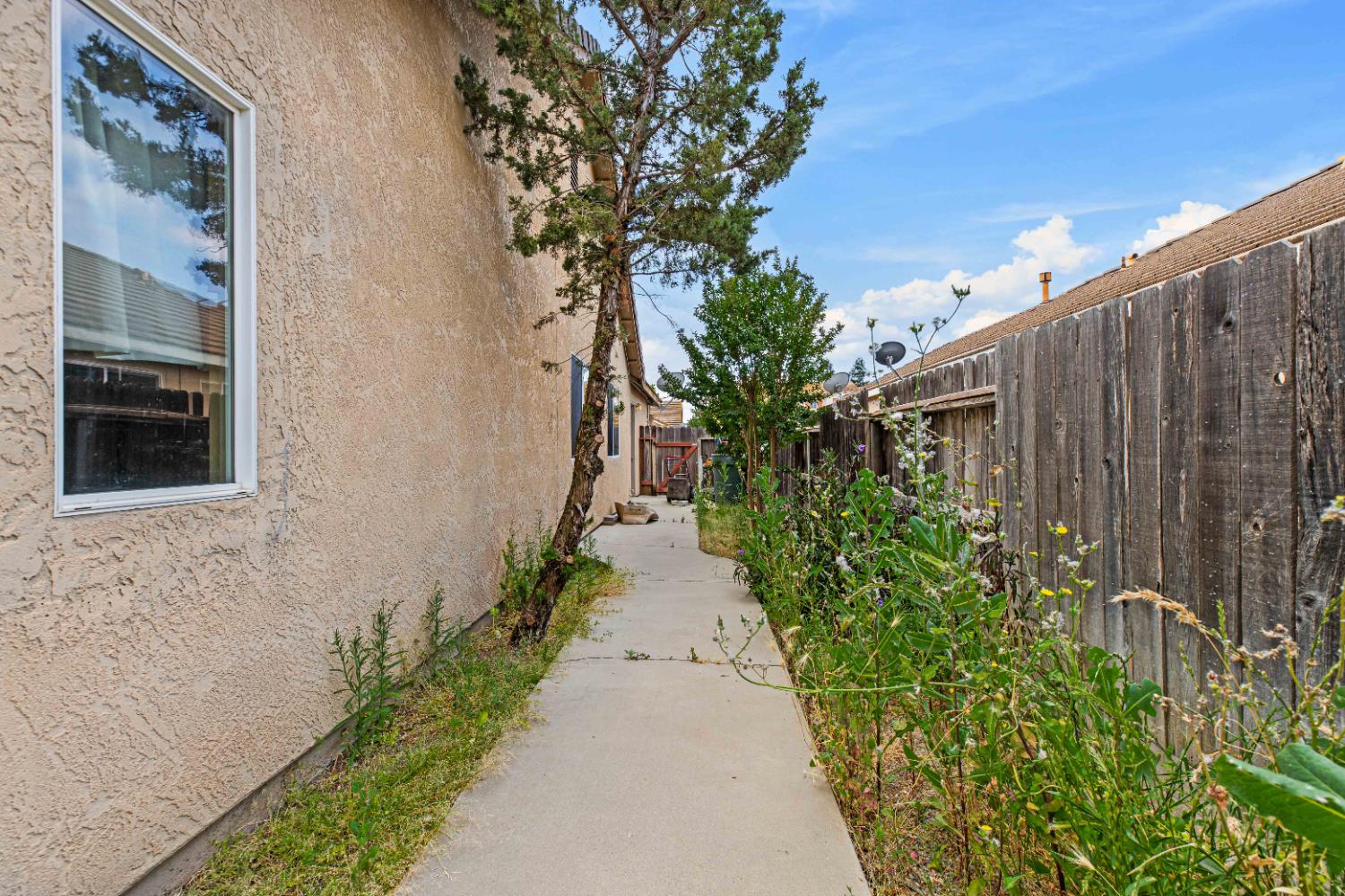 Quiet Court, Merced, California image 31