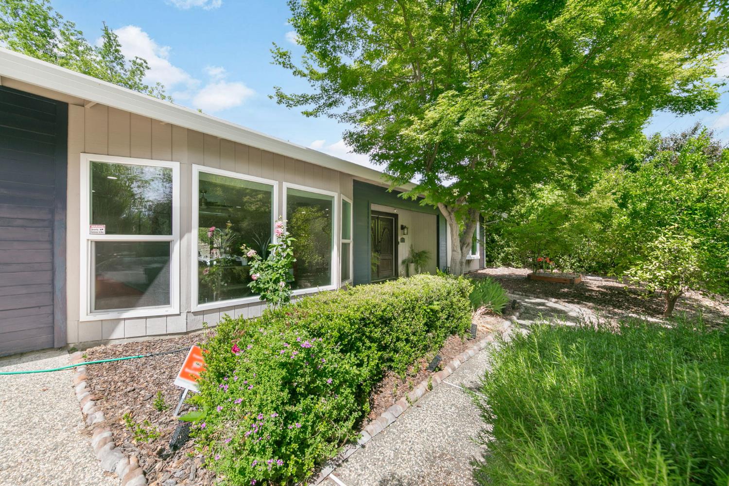 Detail Gallery Image 6 of 46 For 8717 Sunset Ave, Fair Oaks,  CA 95628 - 3 Beds | 2 Baths