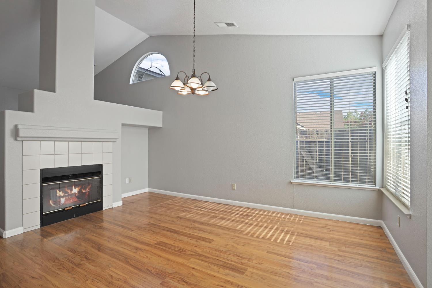 Detail Gallery Image 32 of 36 For 2405 S Fresno Ave, Stockton,  CA 95206 - 3 Beds | 2 Baths