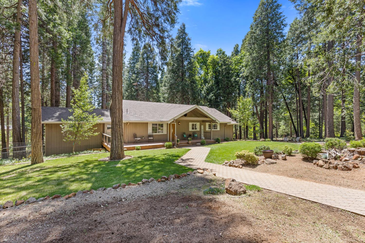 Detail Gallery Image 4 of 98 For 19163 Scotts Flat, Nevada City,  CA 95959 - 5 Beds | 5 Baths