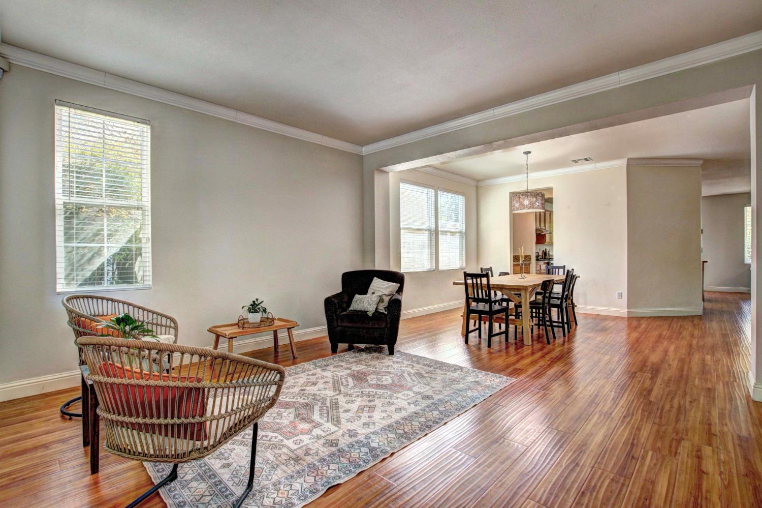 Detail Gallery Image 4 of 58 For 1461 Cortina Rd, West Sacramento,  CA 95691 - 5 Beds | 3 Baths