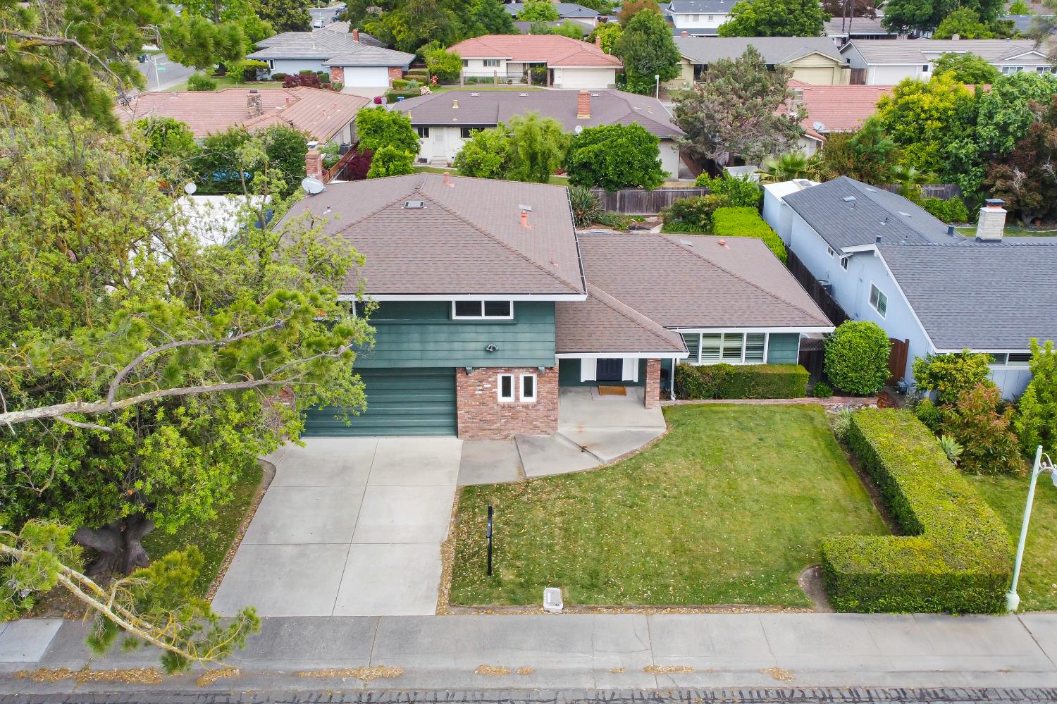 Detail Gallery Image 46 of 48 For 90 Parklite Cir, Sacramento,  CA 95831 - 4 Beds | 2/1 Baths