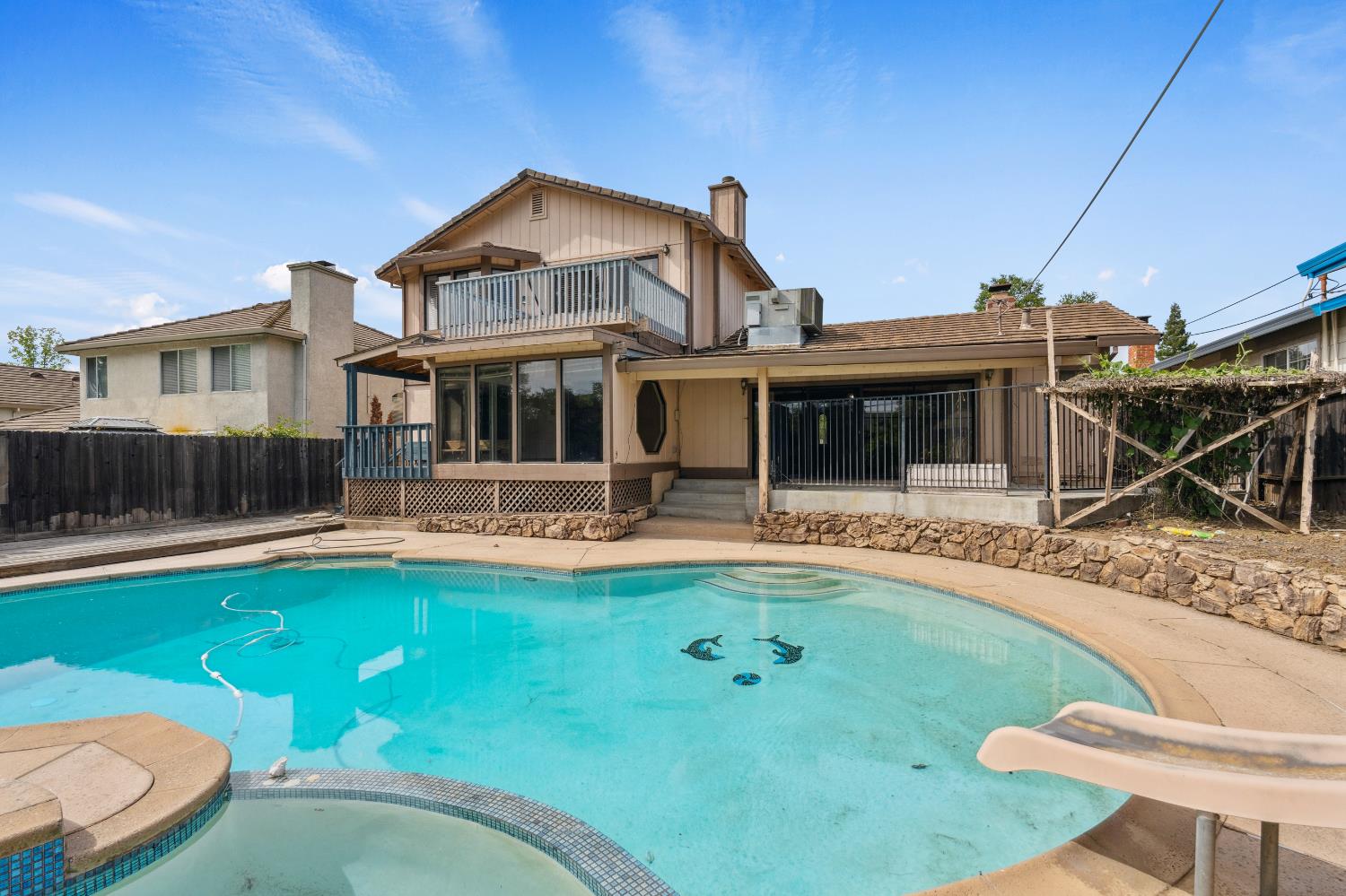 Detail Gallery Image 7 of 91 For 8518 Rolling Green Way, Fair Oaks,  CA 95628 - 4 Beds | 2/2 Baths