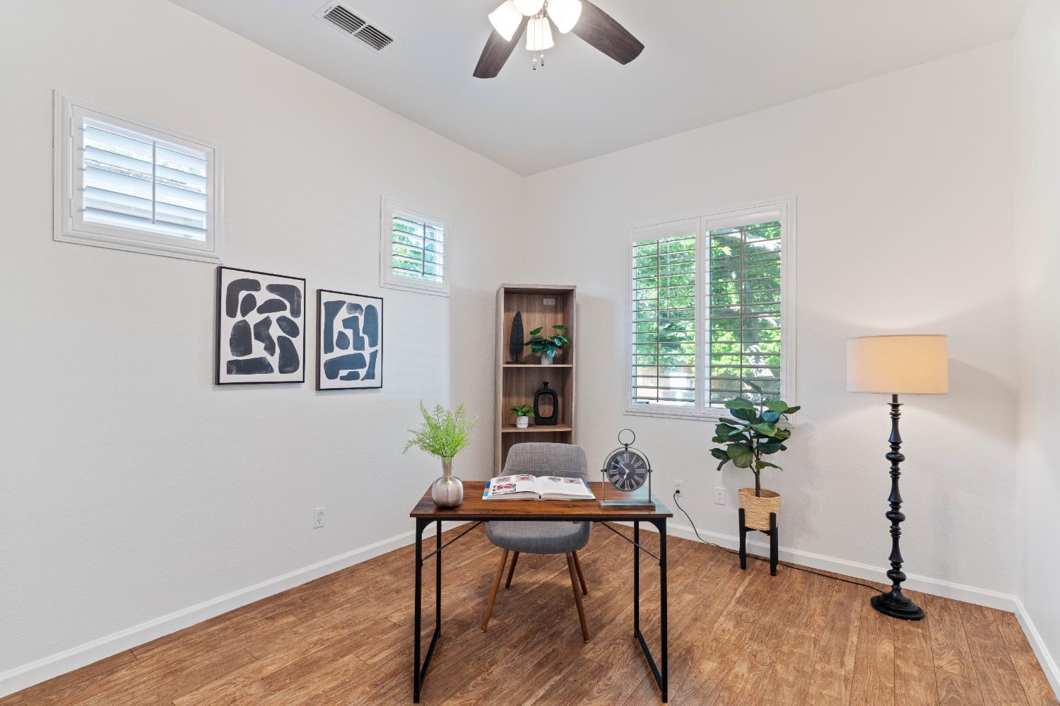 Detail Gallery Image 5 of 52 For 9615 Red Current Way, Elk Grove,  CA 95757 - 4 Beds | 3 Baths