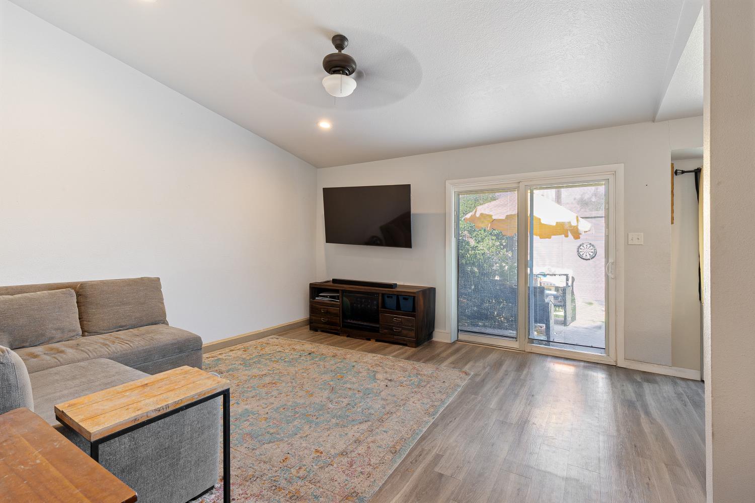 Detail Gallery Image 9 of 28 For 6900 Allegheny Pl, Stockton,  CA 95219 - 2 Beds | 1 Baths