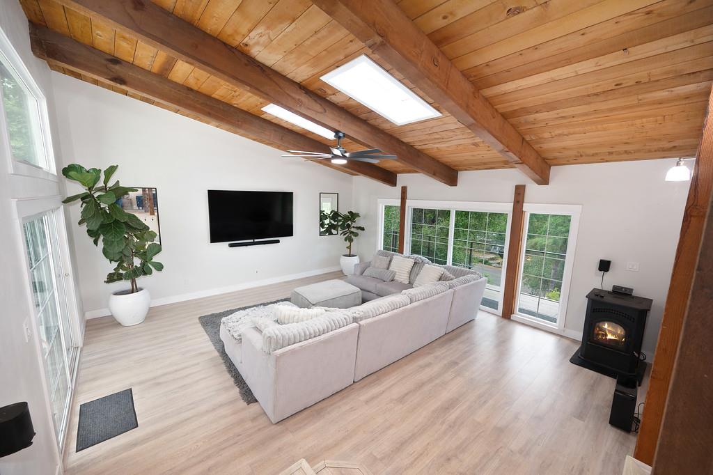 Detail Gallery Image 21 of 99 For 592 Torero Way, El Dorado Hills,  CA 95762 - 5 Beds | 4 Baths