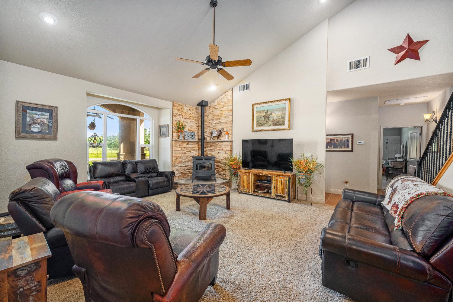 Detail Gallery Image 18 of 89 For 15605 Johnson Rd, Red Bluff,  CA 96080 - 4 Beds | 4 Baths